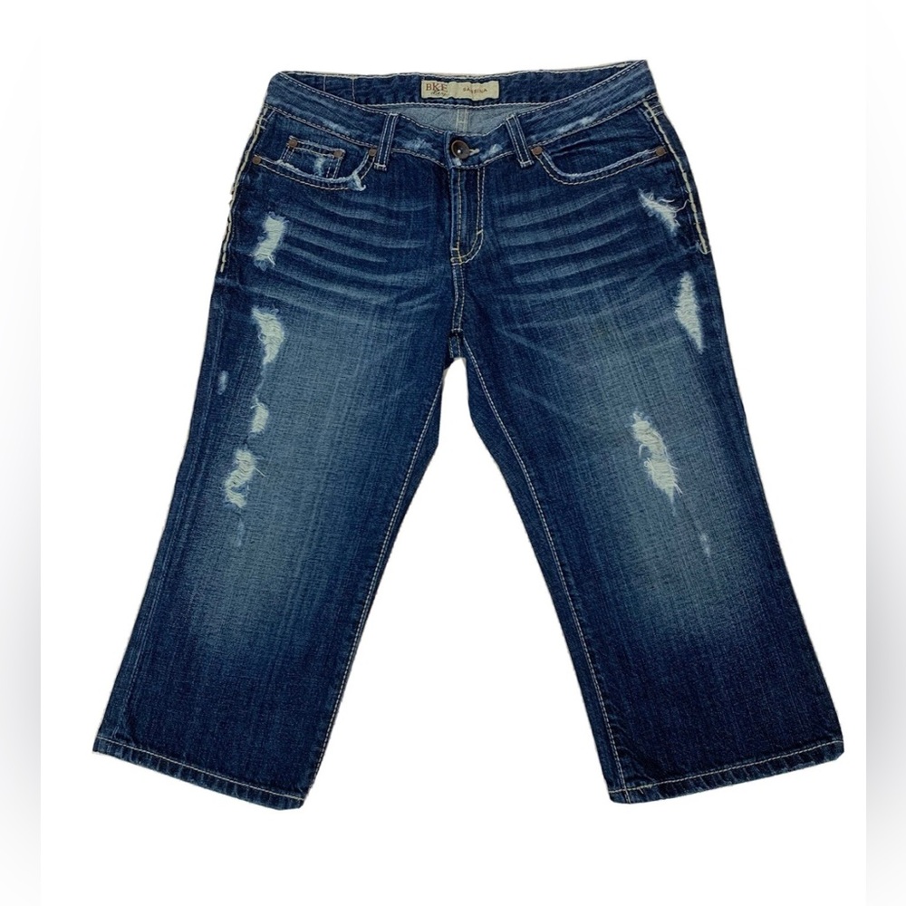 Buckle BKE Sabrina denim 100% cotton distressed capris. Size 32